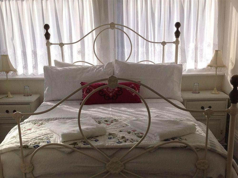 Bed and Breakfast Bassets House Істборн Екстер'єр фото