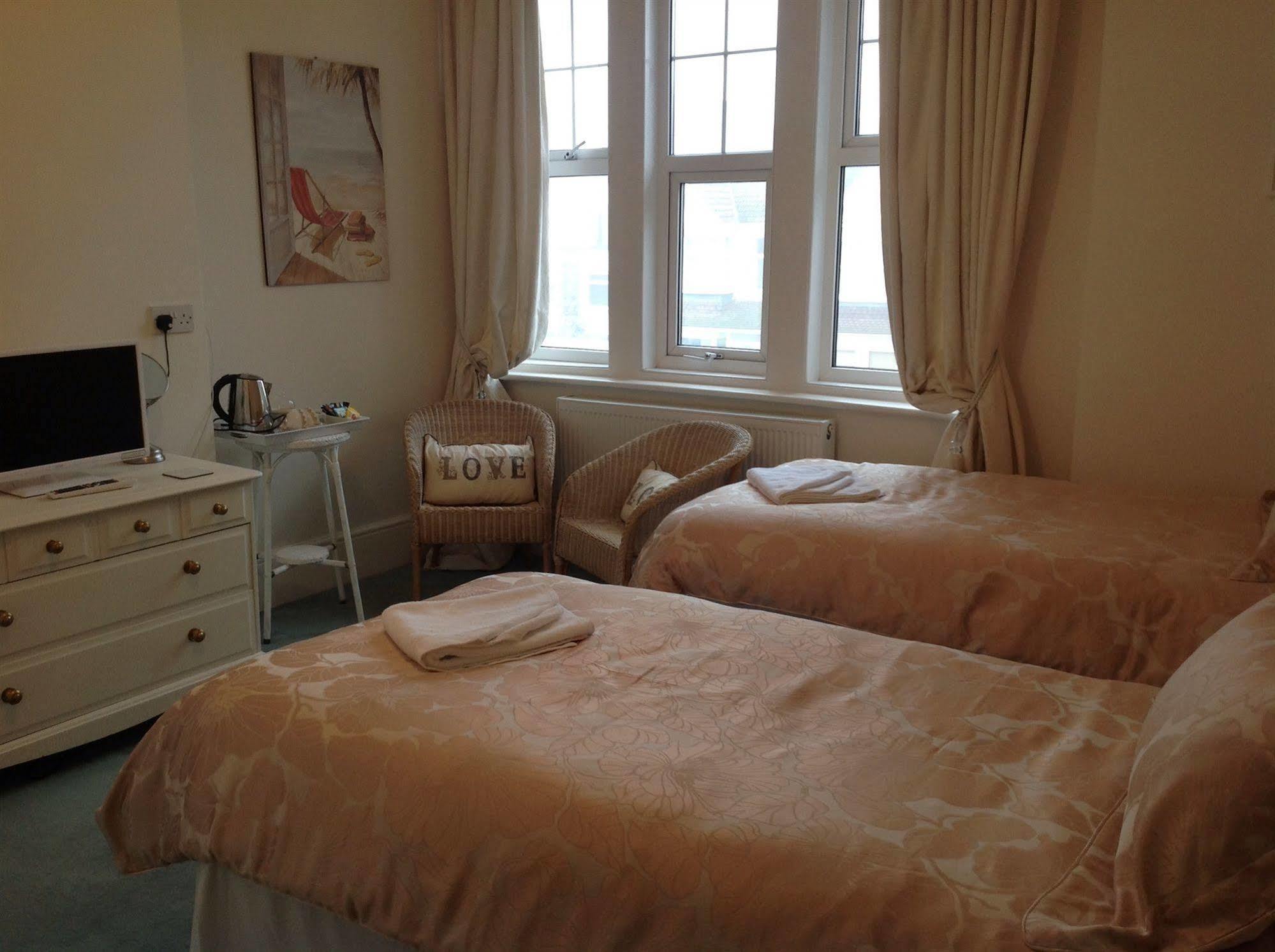 Bed and Breakfast Bassets House Істборн Екстер'єр фото